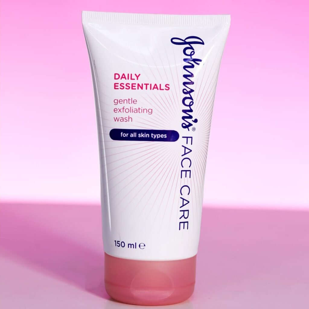 Johnsons Face Care Gentle Face Wash (150ml) Trynow.pk