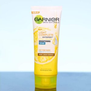 Garnier Brightening Lemon Essence Scrub (100ml)