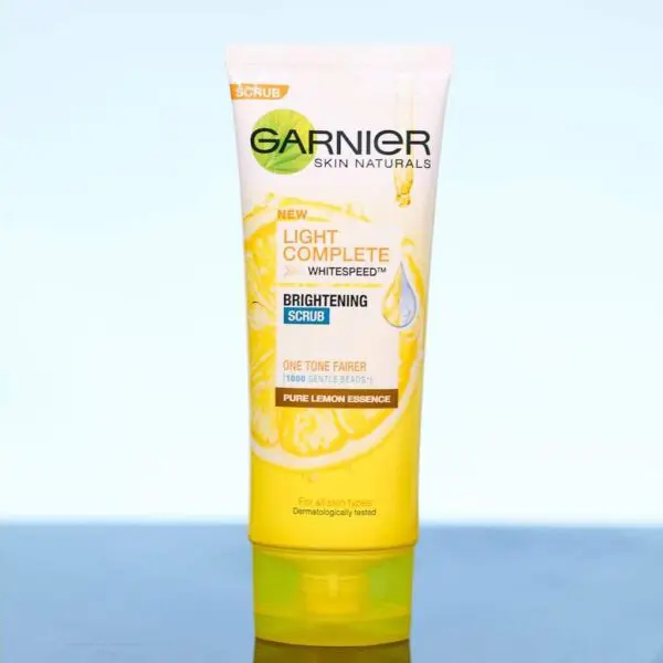 Garnier Brightening Lemon Essence Scrub (100ml)
